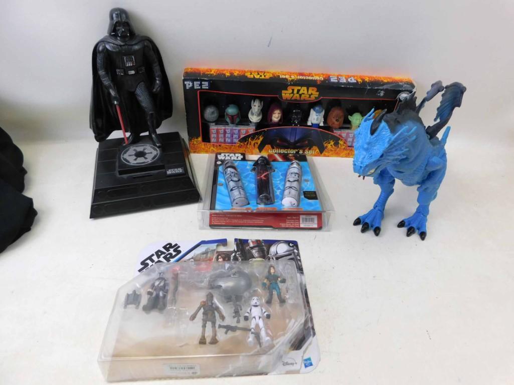 Star Wars Lot incl Darth Vader Bank , Pez Collector Set (1 of 5)