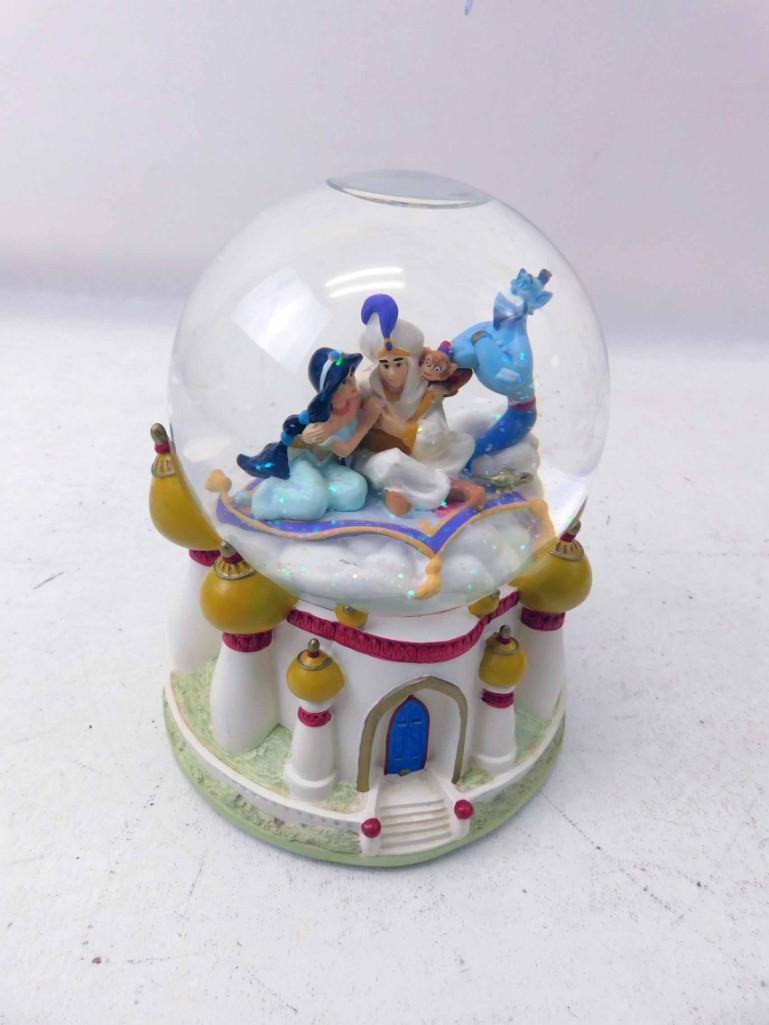 Disney Aladdin Snow Globe Music Box: Disney Aladdin Snow Globe Music Box Condition: Chipped