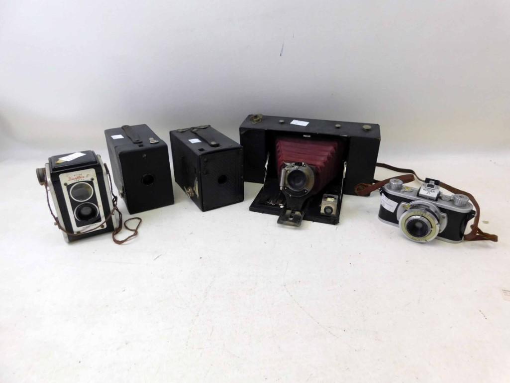 Lot of Old Cameras incl 2 Brownie Cameras , 2 Kodak (1 of 6)