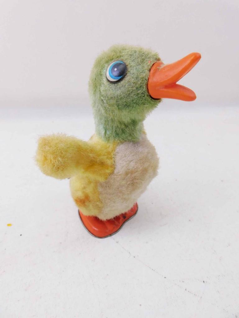 Tin Wind Up Duck Toy Made in Japan - Works: Tin Wind Up Duck Toy Made in Japan - Works