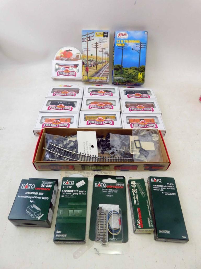 Collection of N Scale Model Railroad Train Cars in Box (1 of 9)