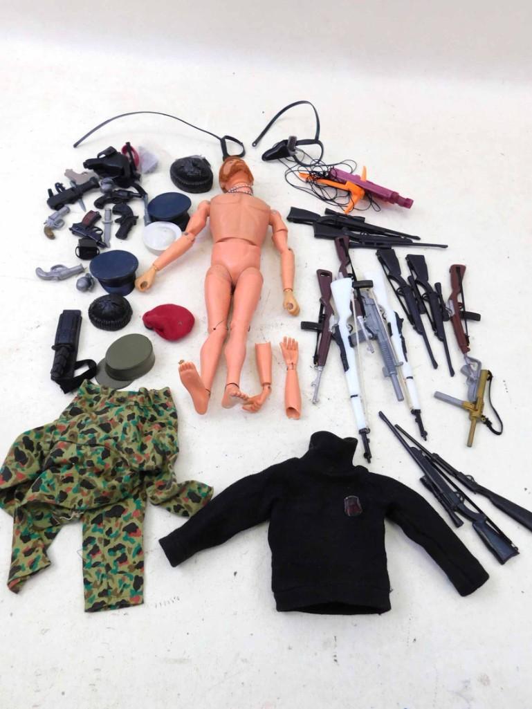 Vintage GI Joe with Flocked Hair , Clothes , (1 of 5)