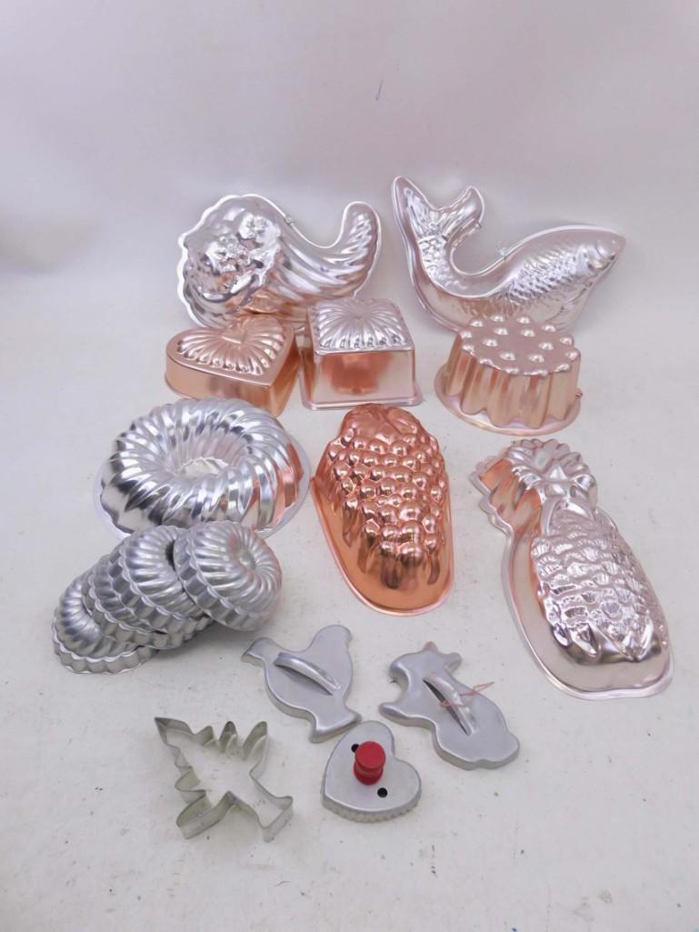 Lot of Vintage Jello Molds incl 8 Large Molds , 4 Small (1 of 5)