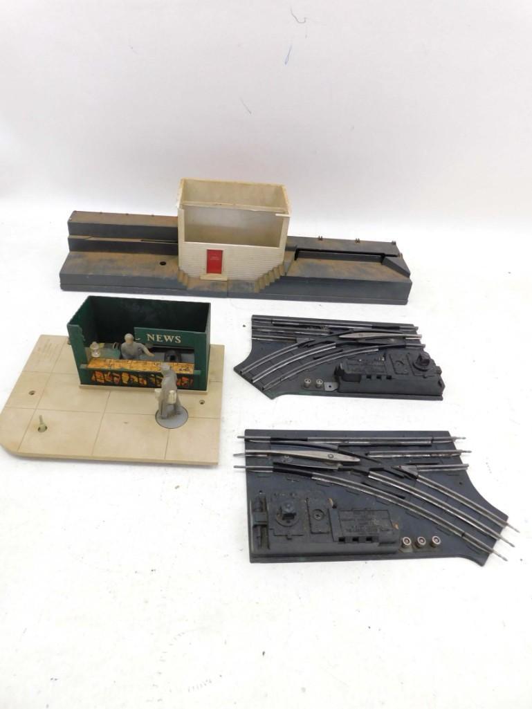 2 Model Railroad Train Switching Units , Newspaper (1 of 4)