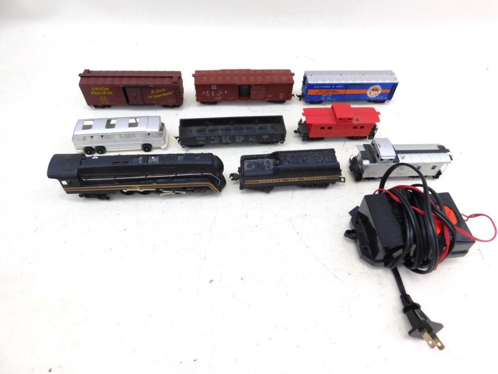 Lot of HO Trains incl 7 Train Cars , 1 Engine , Metal (1 of 5)