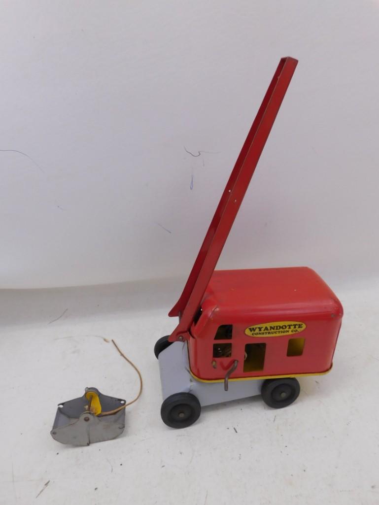 GI Wyandoite Construction Co Metal Toy Steam Shovel (1 of 5)