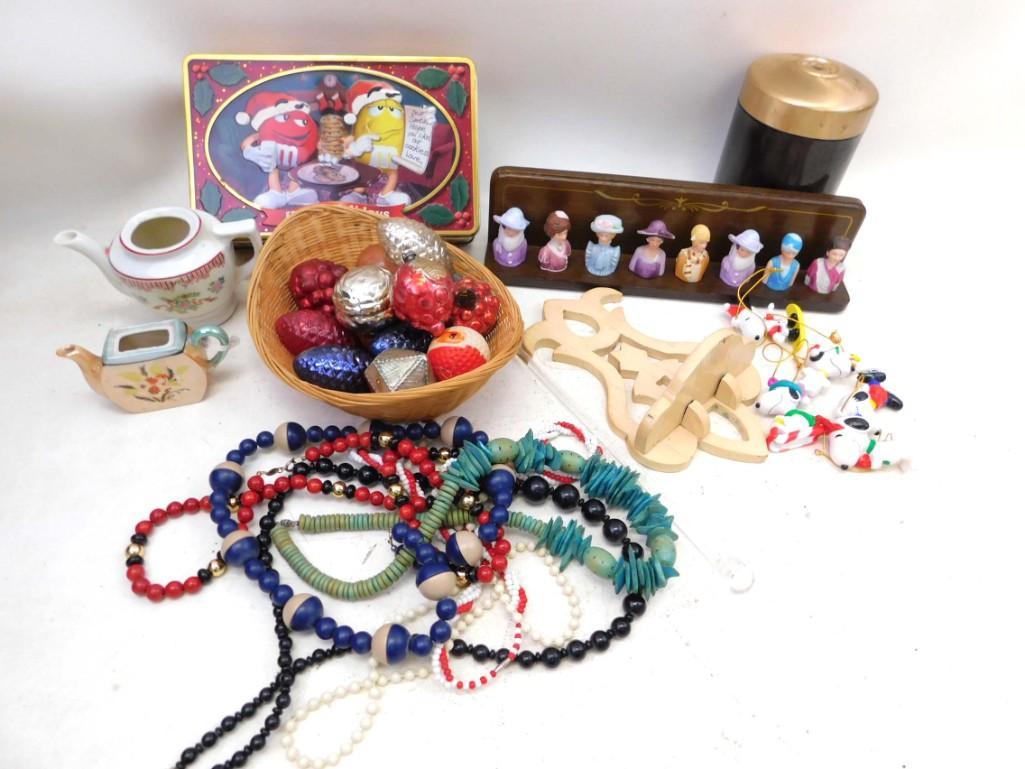 5 Snoopy Ornaments , Vintage Mercury Glass Christmas (1 of 6)