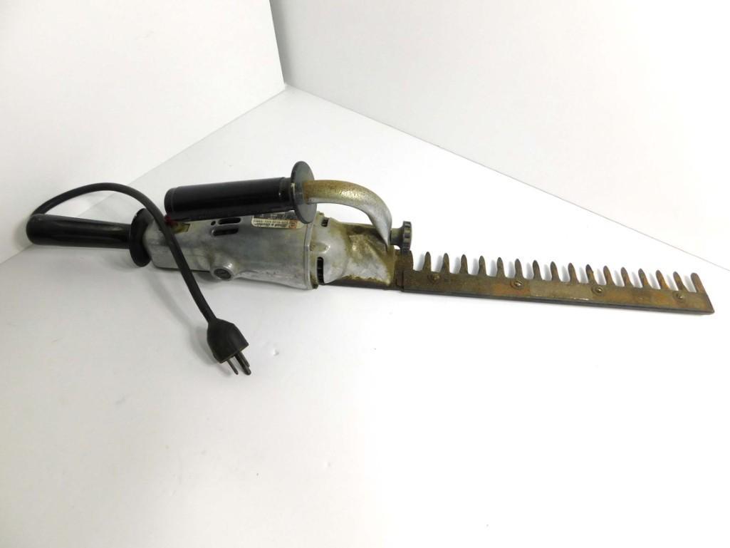 Black and Decker Electric Hedge Trimmer (1 of 2)