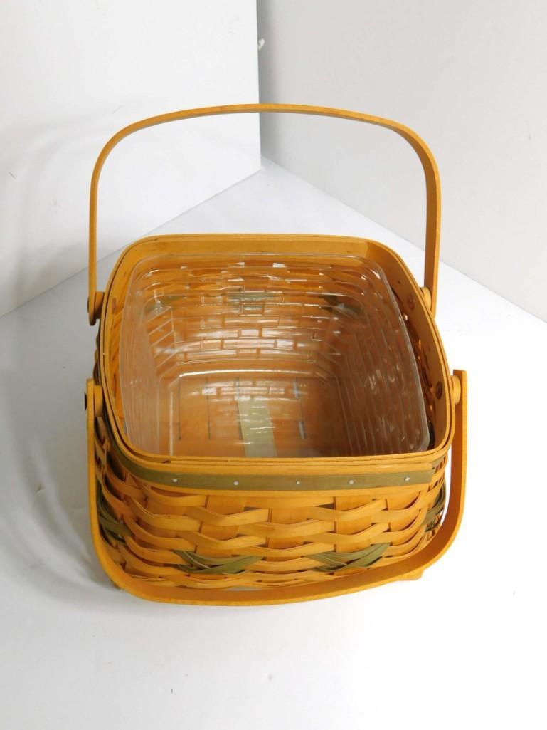 Christmas Edition Longaberger Basket with Handle (1 of 5)