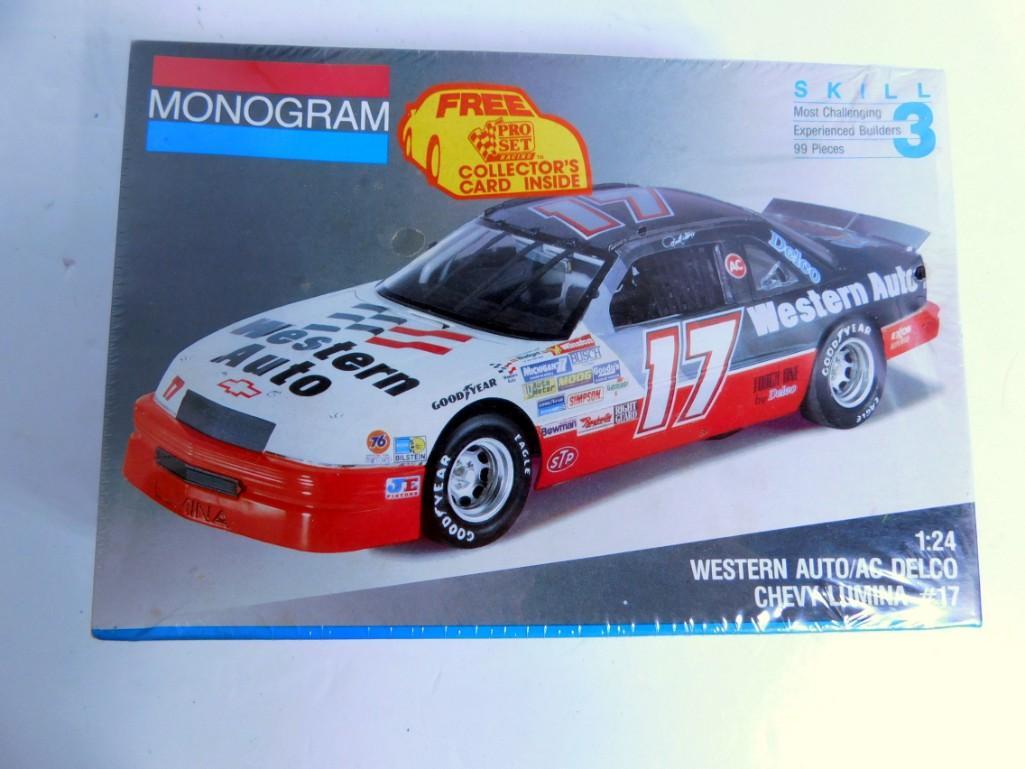 モノグラム 1/24 #3 goodwrench ルミナ ナスカー 完成品 モノグラム 1/24 ナスカー #24 シボレー ルミナ 未組立