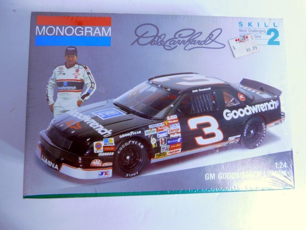 Monogram Dale Earnhardt GMC Goodwrench Lumina 1:24: Monogram Dale Earnhardt GMC Goodwrench Lumina 1:24 Scale Nascar Car Kit New and Sealed
