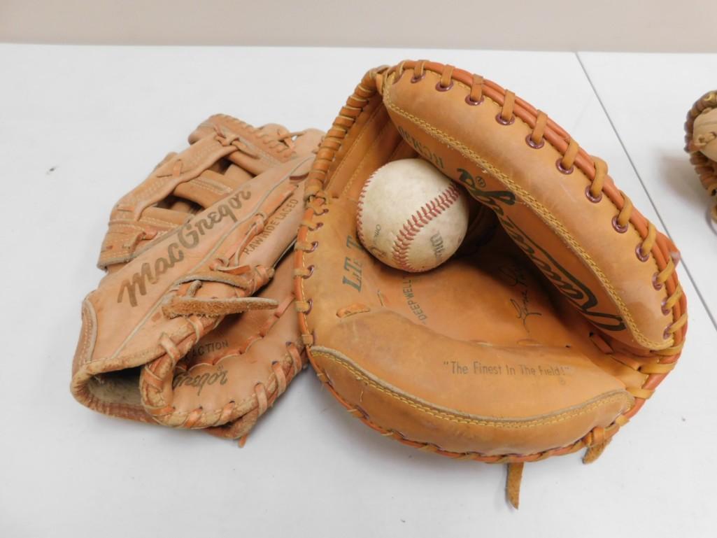 2 Baseball Gloves incl Rawlings and MacGregor and a (1 of 4)