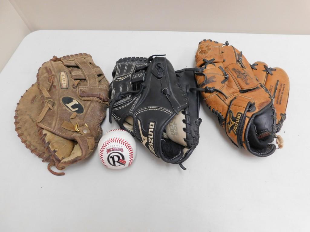 3 Baseball Gloves incl Left Handed Louisville Slugger, (1 of 5)