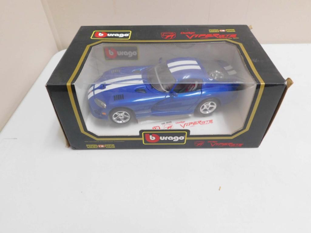 Burago Die Cast Dodge Viper GTS Coupe 1996 Model Car (1 of 3)