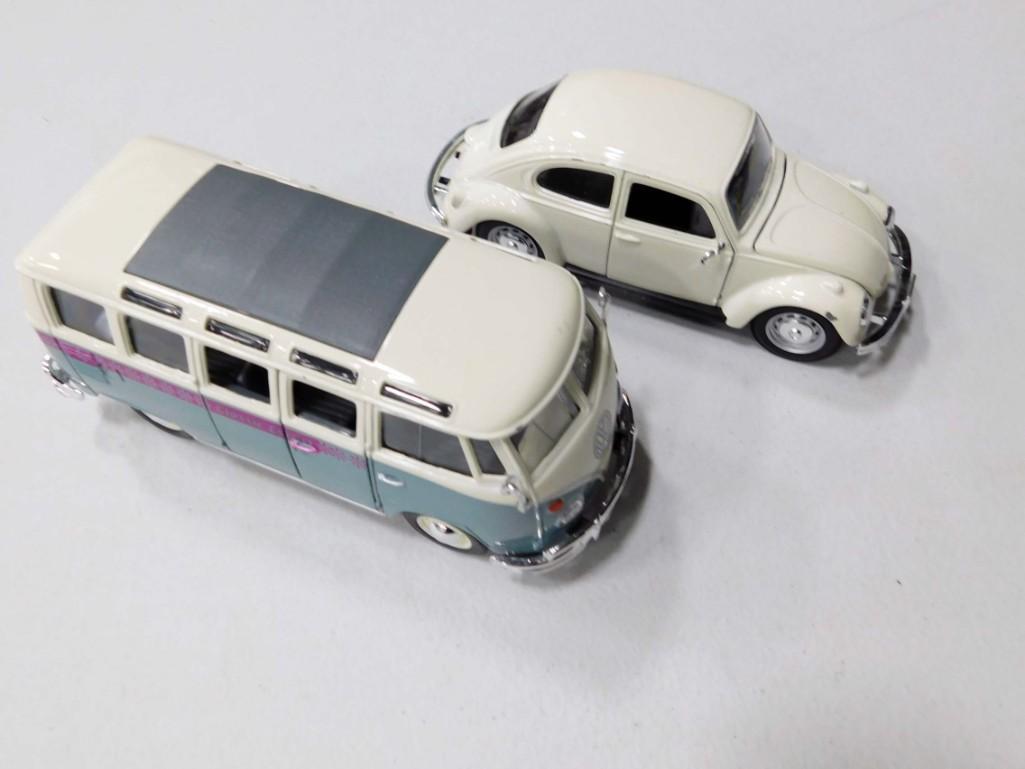 2 Die Cast 1:24 Scale VW Model Cars incl VW Van and VW (1 of 4)