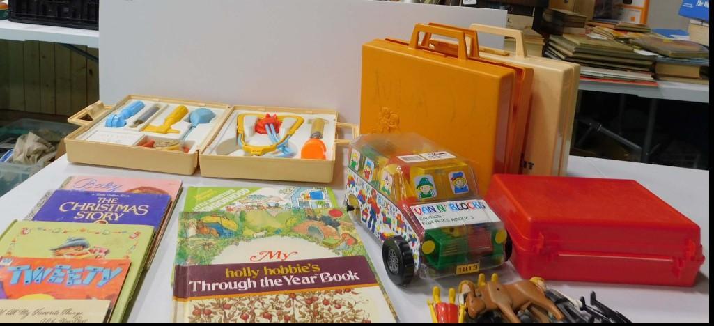 8 Children's Books, Fisher Price Toy Medical Kit , Toy (1 of 7)