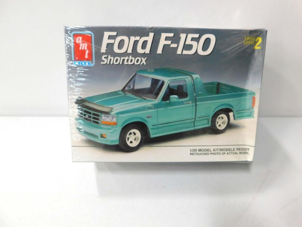 Sealed AMT Ford F150 Short Box Model Kit 1:25 Scale (1 of 3)