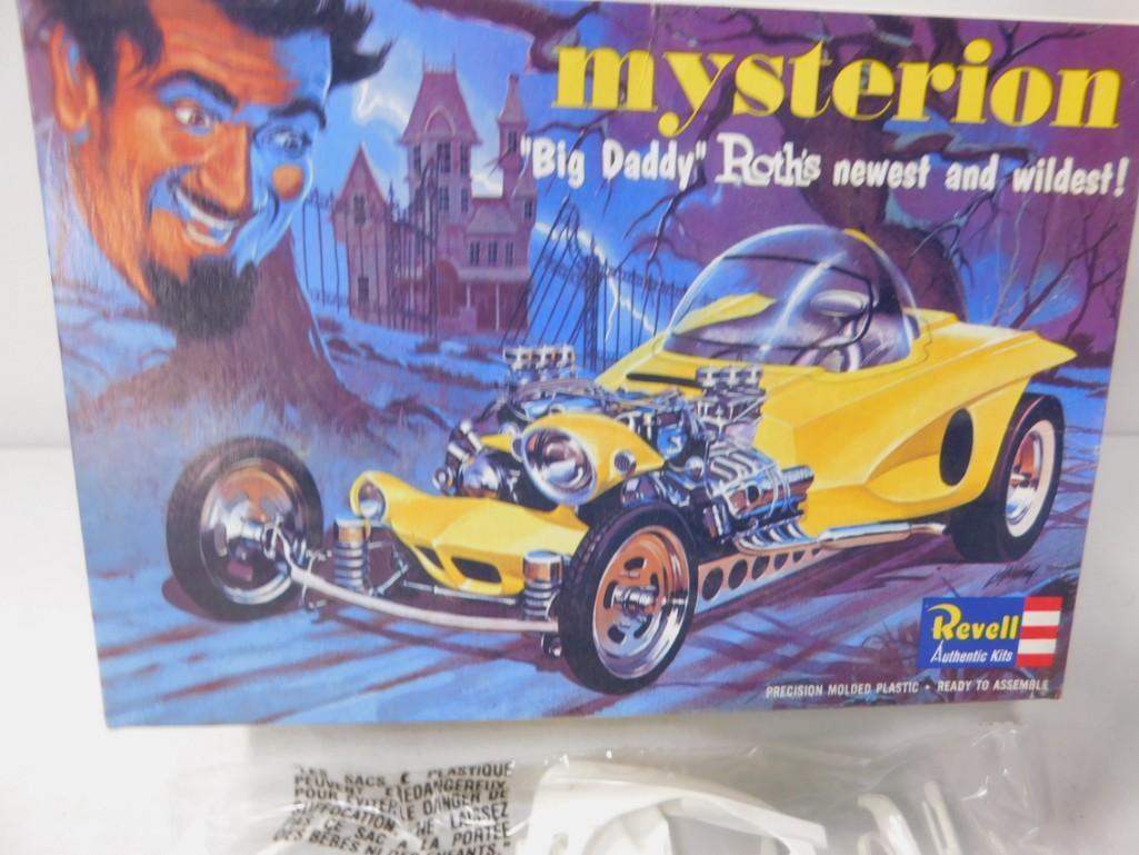 Revell Mysterian 1:24 Scale Model Kit , Open Box: Revell Mysterian 1:24 Scale Model Kit , Open Box