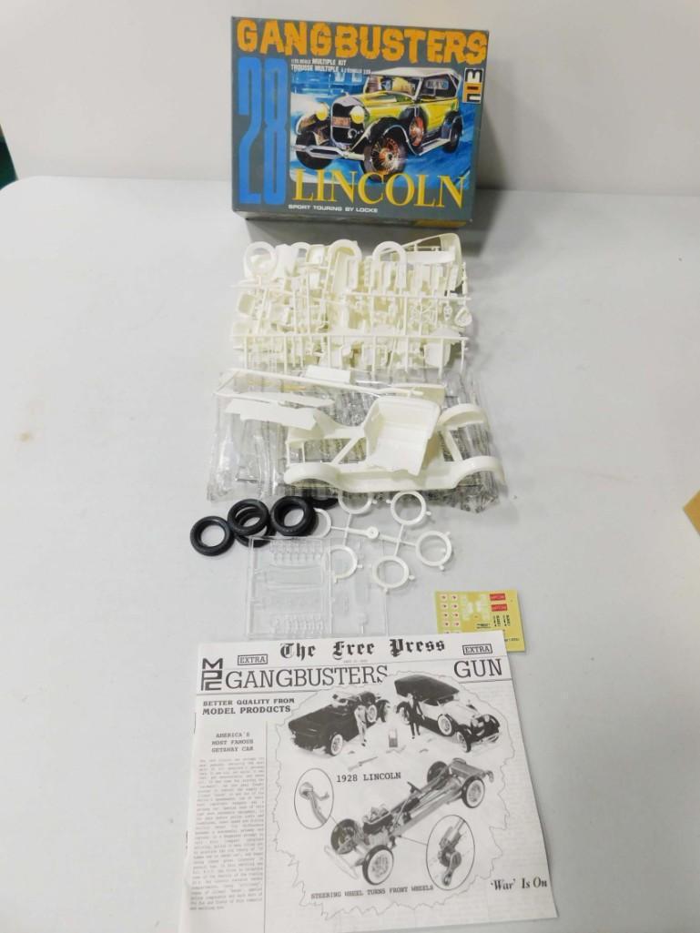 MPC Gangbusters 1928 Lincoln Touring 1:24 Scale Model (1 of 3)