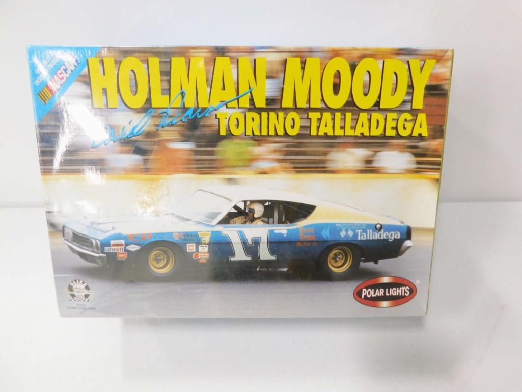 Polar Lights Holman Moody Touring Talladega 1:25 Scale (1 of 3)