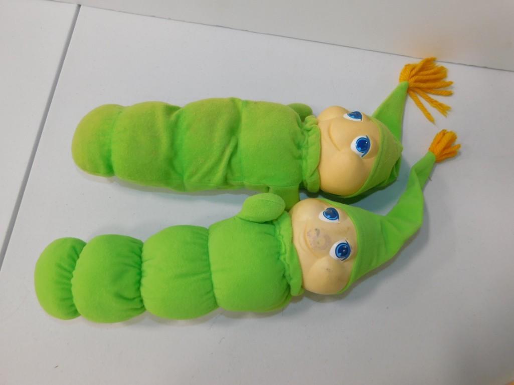2 Vintage Hasbro Glow Worms Plush: 2 Vintage Hasbro Glow Worms Plush Condition: these do not light up. They may need new batteries