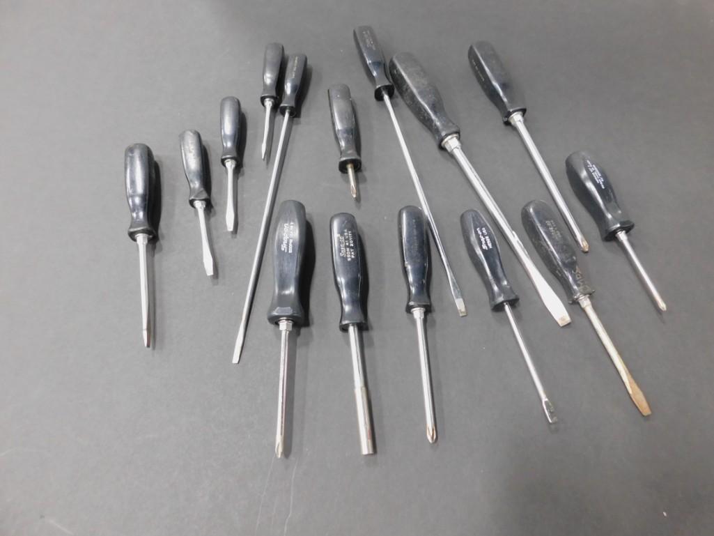 Lot of 15 Snap On Screwdrivers (1 of 2)