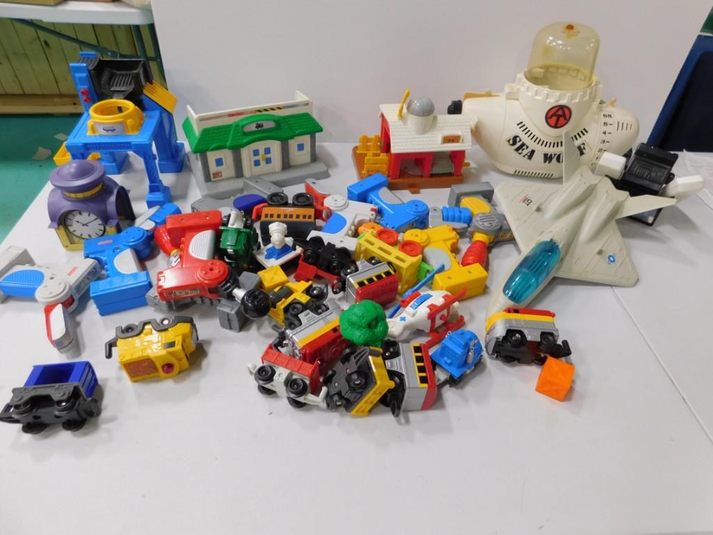 Lot of Toys incl Gi Joe Plane , Fisher Price ,: Lot of Toys incl Gi Joe Plane , Fisher Price , Submarine , etc