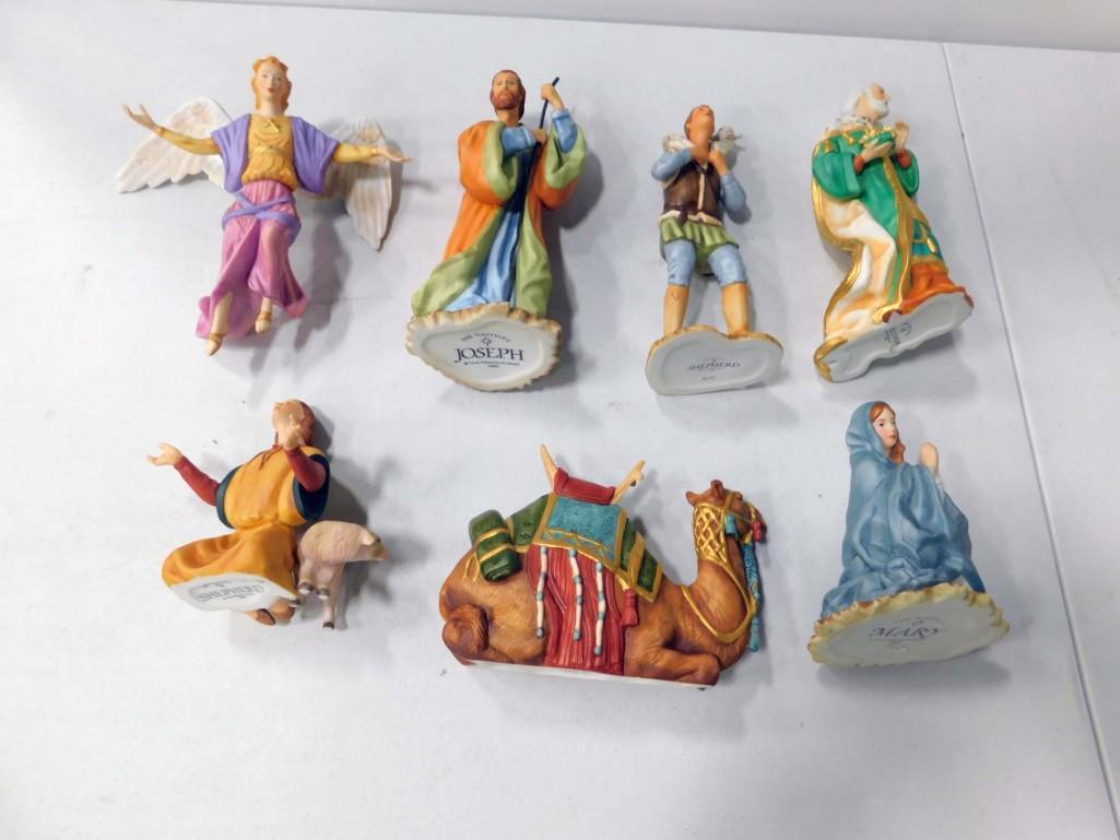 Franklin Mint 7 Pc Nativity Set - Missing Jesus (1 of 5)