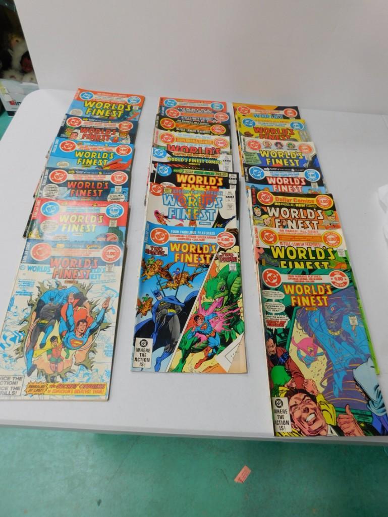 Lot of 21 DC Comic Books Worlds Finest (1 of 4)