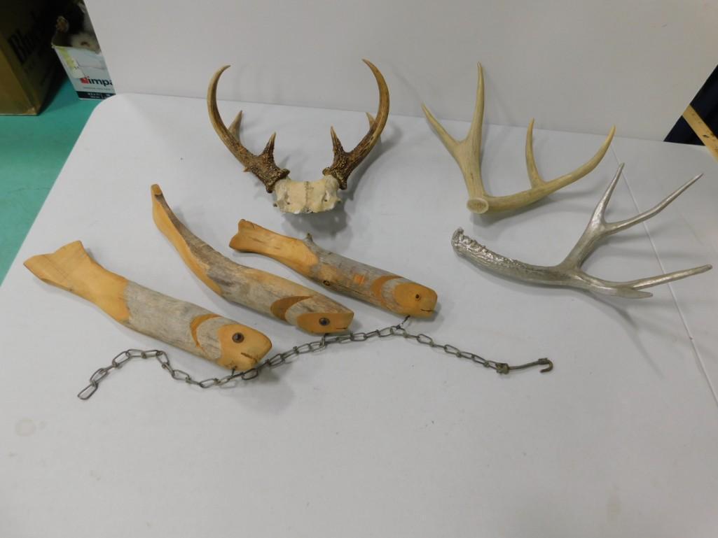 Cabin Decor Lot incl Set of Deer Antlers and Decor: Cabin Decor Lot incl Set of Deer Antlers and Decor Antlers Plus 4 Carved Fish
