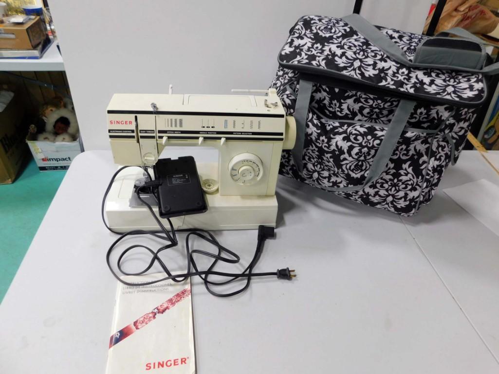 Singer Portable Sewing Machine in a Rolling Case with (1 of 4)