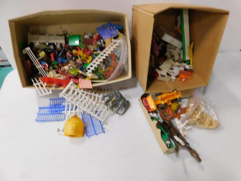 Large Lot of Farm Toys (1 of 3)