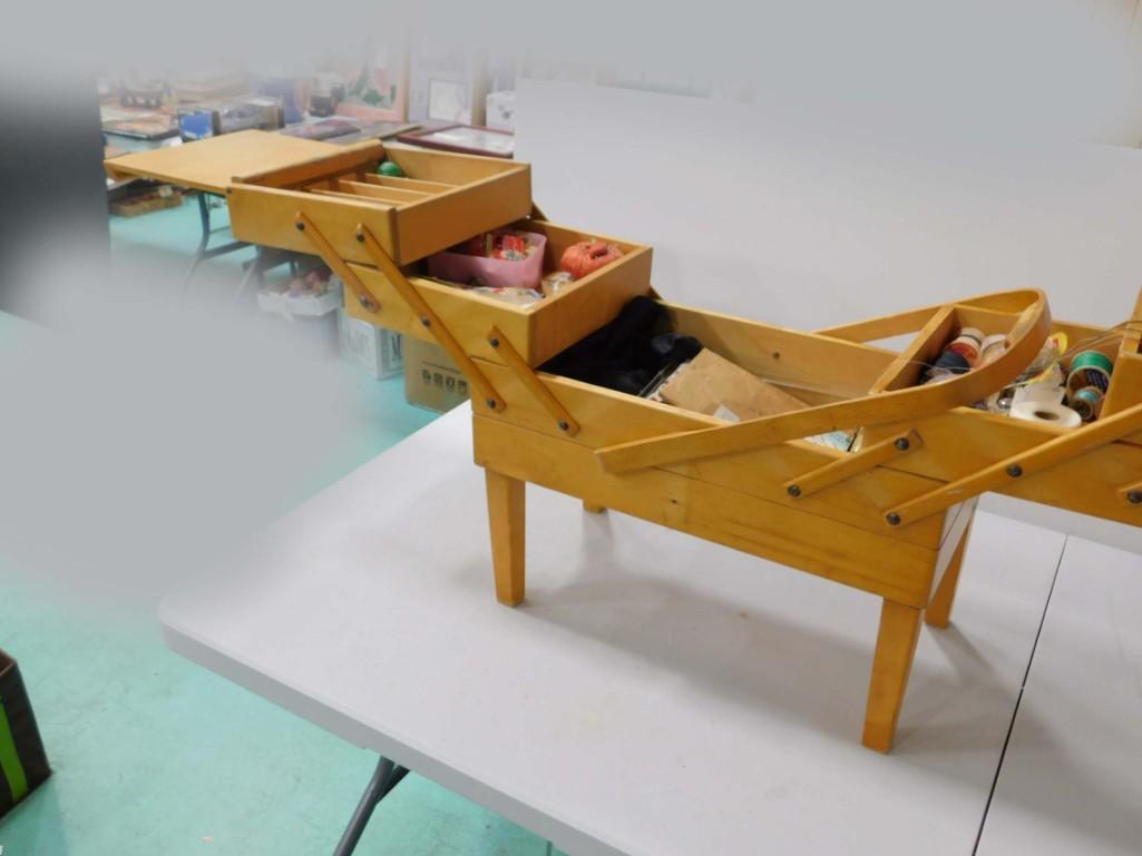 Vintage Sewing Box with Lots of Sewing Supplies incl (1 of 9)