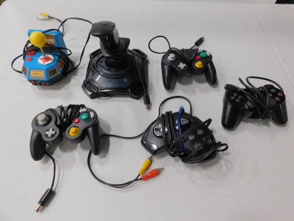 6 Video Game Controllers incl Ms Pac Man , Maxx , Sony (1 of 4)