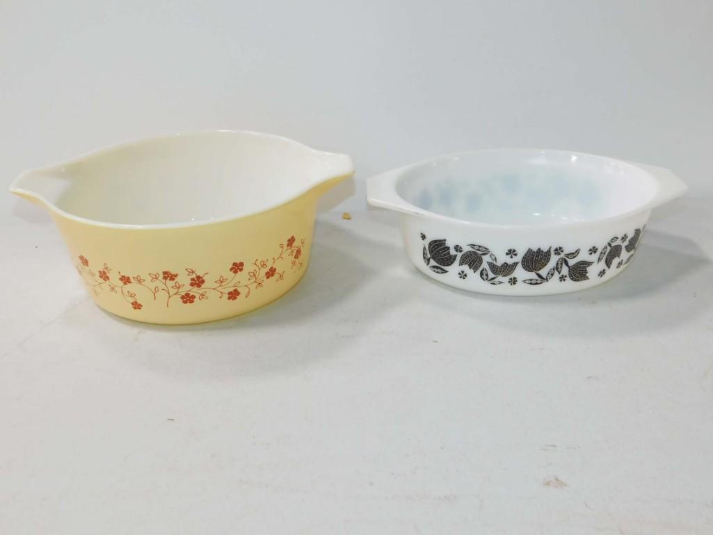 Vintage Pyrex Black Tulip Promo Piece and Vintage Pyrex: Pyrex Shenandoah 1.5 L and Vintage Pyrex Black Tulip Promo Piece