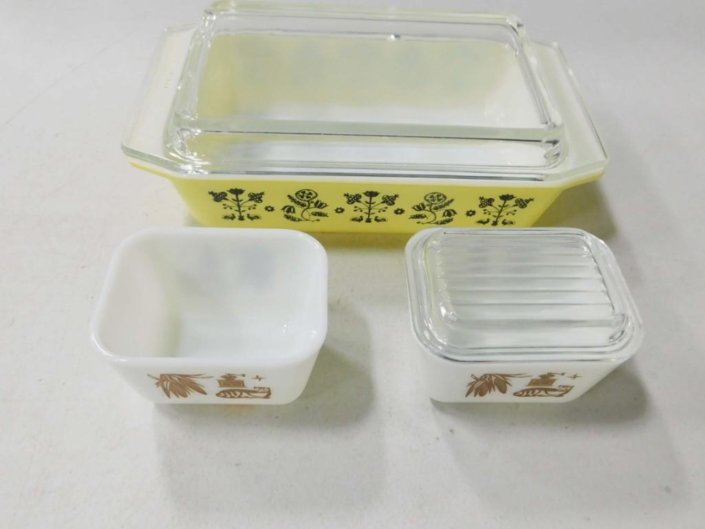 Vintage Pyrex Needlepoint Promotional Rectangle Baking (1 of 4)