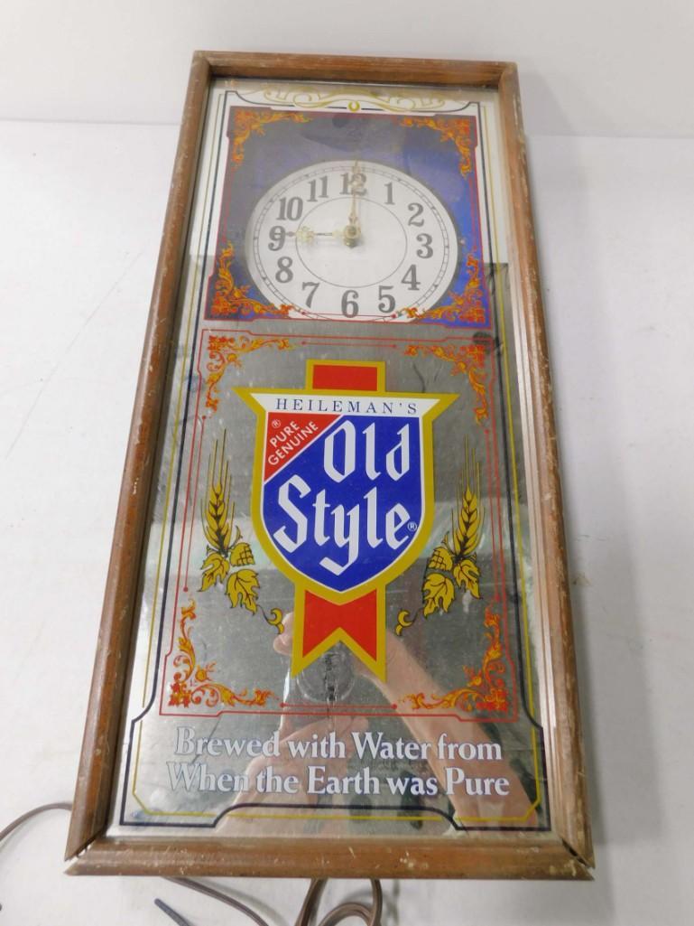 Old Style Lighted Clock Light Works but Clock is (1 of 5)