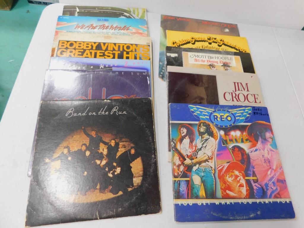 Lot of Vinyl Records 33 RPM LPs incl Grass Roots ,: Lot of Vinyl Records 33 RPM LPs incl Grass Roots , Bobby Vinton , Peaches and Herb , Jim Croche , REO Speedwagon , We Are the World , Paul McCartney and Wings Condition: untested and unchecked