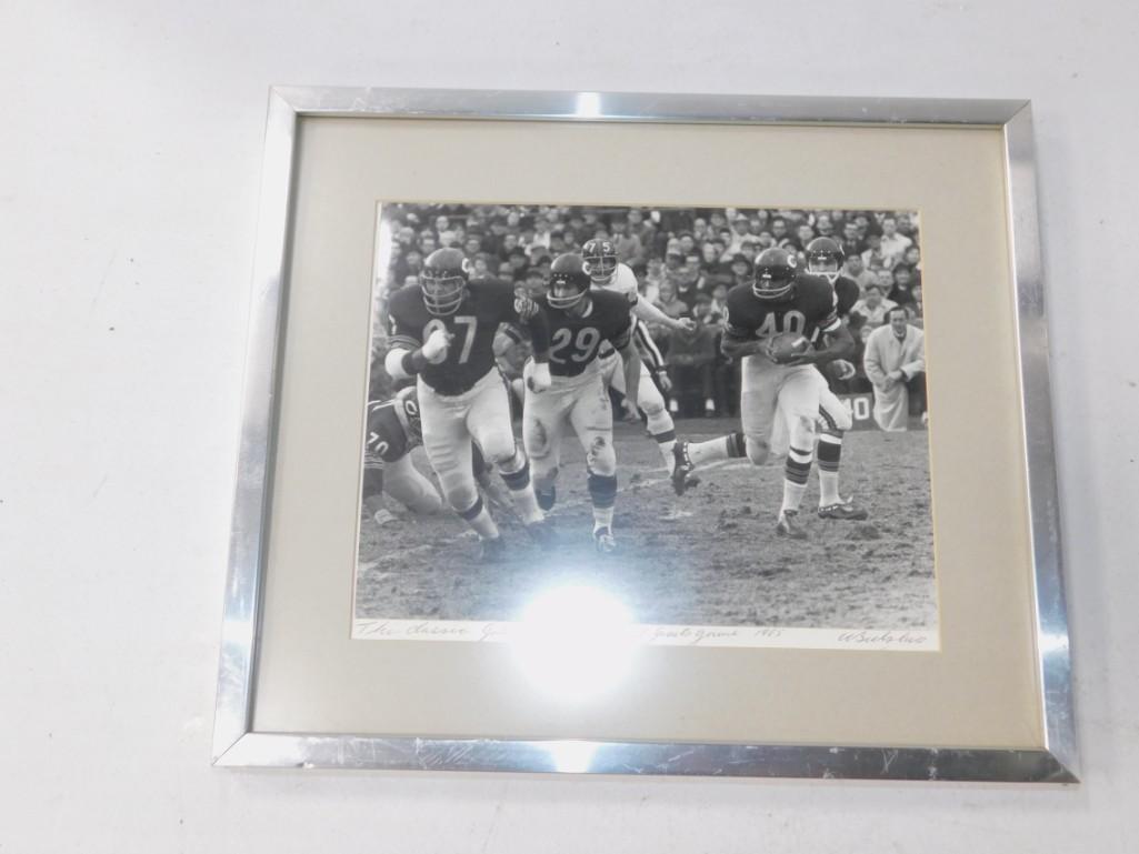 Gale Sayers Framed Photo c1960s: Gale Sayers Framed Photo c1960s Measures about 12"x14"