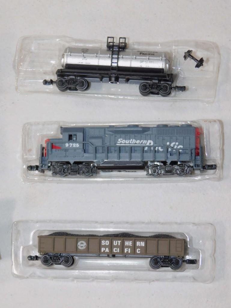 3 Small N Scale Train Cars incl Southern Pacific in (1 of 6)