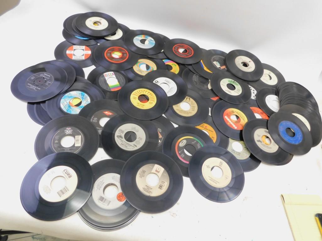 Lot of roughly 75 Vinyl 45 records - probably from a: Lot of roughly 75 Vinyl 45 records - probably from a radio station. Includes Johnny Cash (Sun Records - Get Rhythm / Hey Porter), Melissa Etheridge, Bon Jovi, LeAnn Rimes, AC/DC, Garth Brooks, Carly S