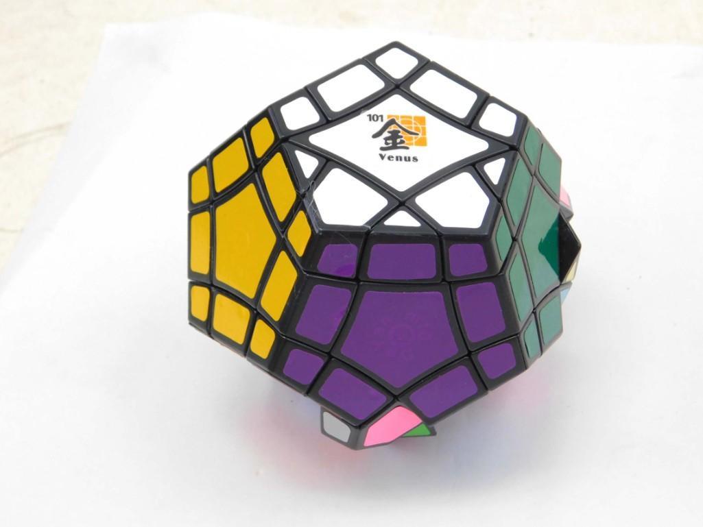 DaYan Bermuda Venus Megaminx Dodecahedron Twisty Puzzle: DaYan Bermuda Venus Megaminx Dodecahedron Twisty Puzzle. This one comes unsolved. The Bearded Cuber ran out of time prior to Consigning and Darryl doesn't have time to fully solve this (Also it