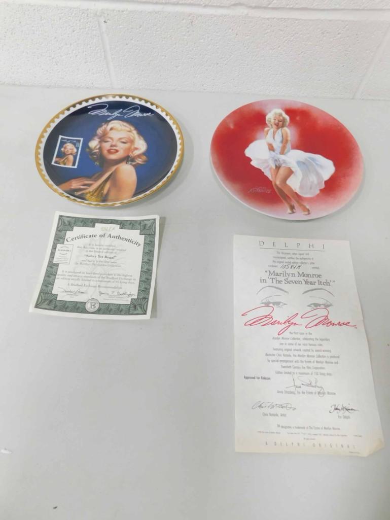 2 Marilyn Monroe Collecor Plates (1 of 5)