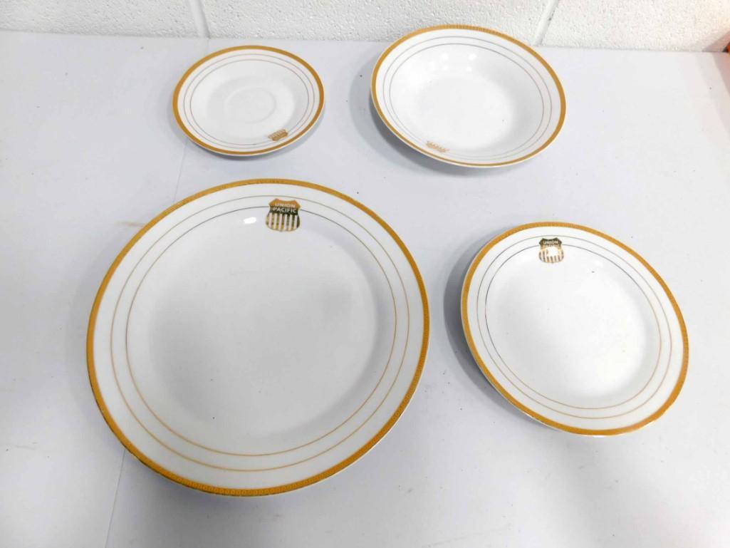 4 Union Pacific Gold Rimmed Dining Car Dishes incl 3 (1 of 2)
