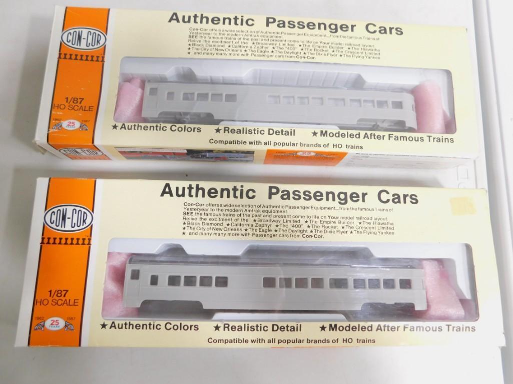 2 HO Scale Model Railroad Train Passenger Cars (1 of 2)