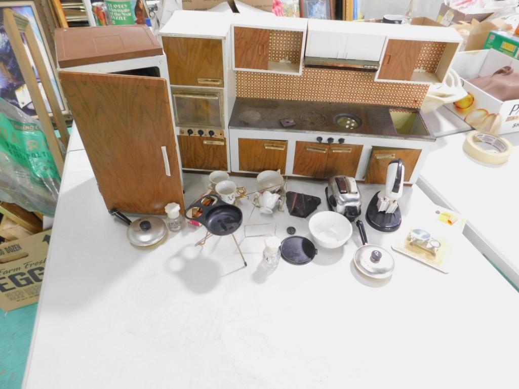 Vintage Toy Dollhouse Kitchen incl Refrigerator ,: Vintage Toy Dollhouse Kitchen incl Metal with some Plastic Refrigerator , Stove/sink, Toy mixer , Pans , etc . Has some condition issues