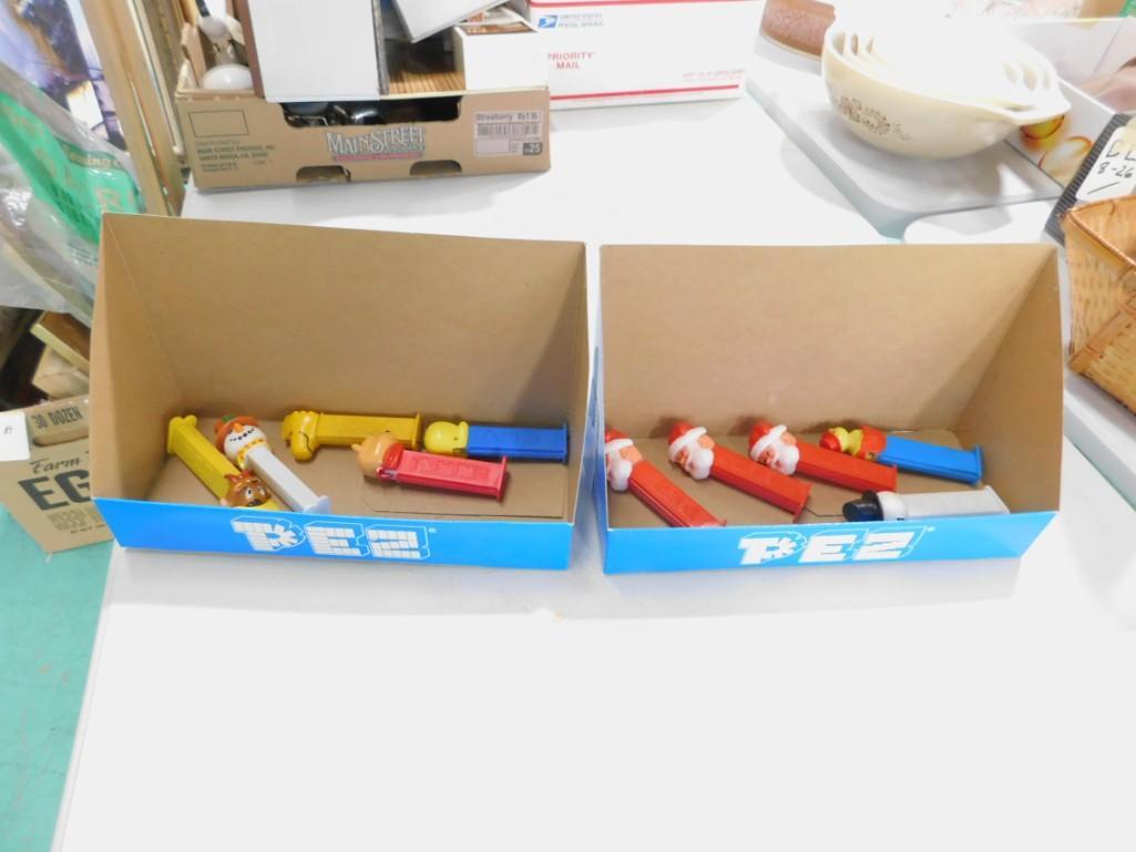 Lot of 2 Pez Store Display Boxes with Pez Dispensers (1 of 4)