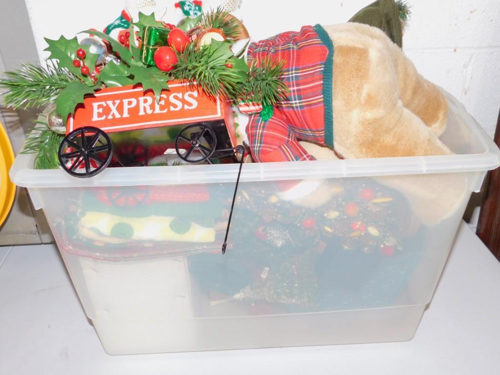 Christmas Decor Lot: Christmas Decor Lot