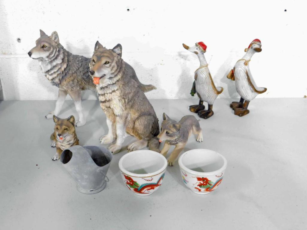 4 Wolf and 2 Duck Figurines or Statues etc (1 of 3)