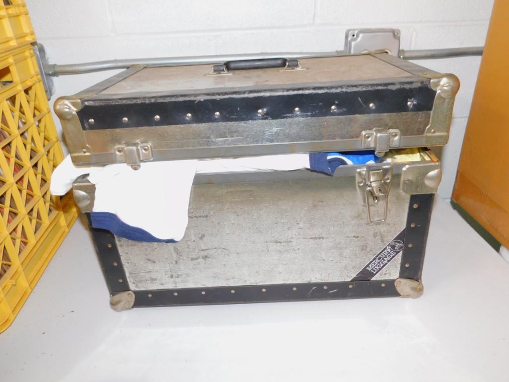 Trunk Full of Vintage T Shirts incl Many Circus Themed (1 of 6)